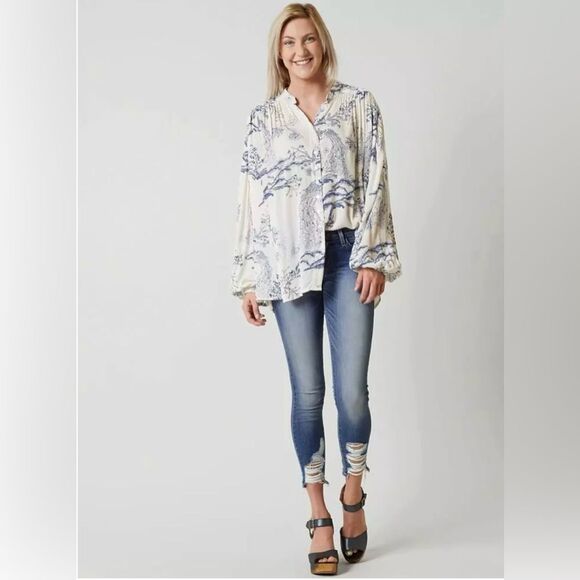 Free People Womens Size Small Oversized Cream Blue Floral Metallic Blooms Blouse - Picture 6 of 16